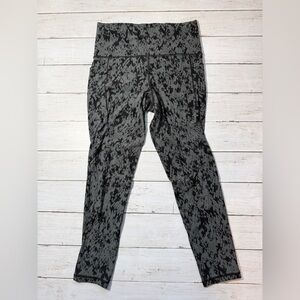 Athleta Salutation Stash Pocket Leggings Small Gray Black Printed 7/8 High Rise